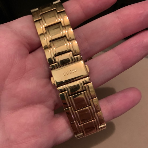 Guess Watch - Picture 2 of 3